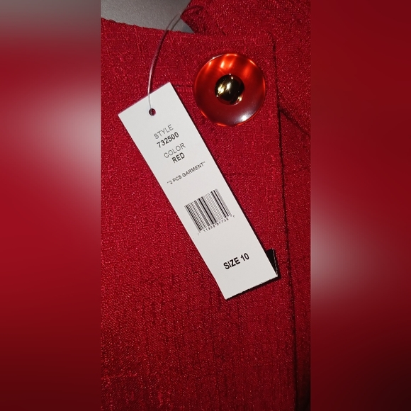 Red Dress Suit - Picture 5 of 6